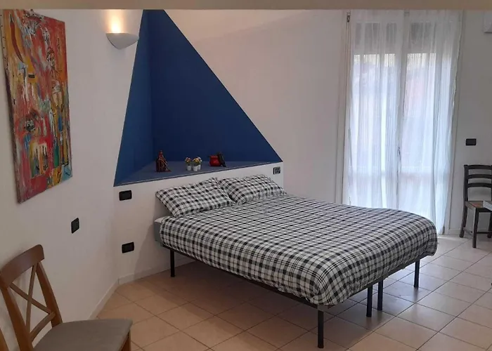 Happy - Twa 볼로냐